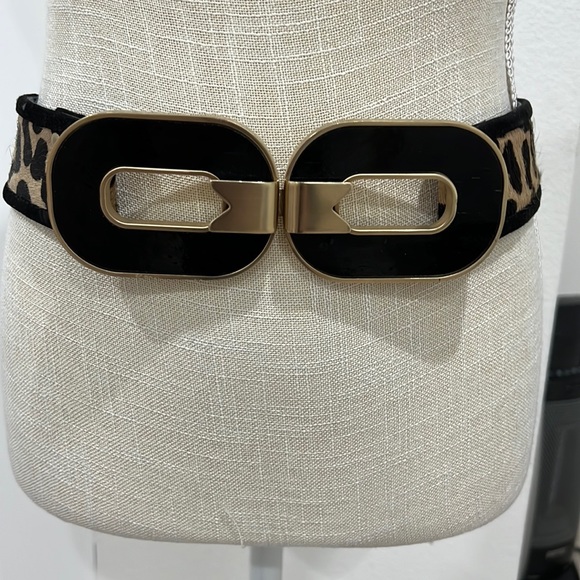 Stunning leopard horsehair belt with heavy brass and black enamel buckle. main image 5